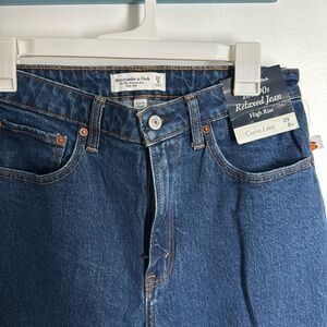 NWT Abercrombie curve love high rises 90s relaxed jean
